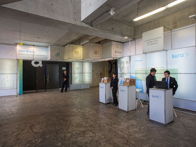 P�rtico de ingreso para evento SURA Summit 2016